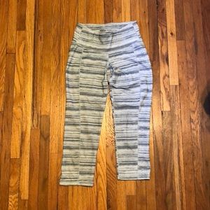 Gray and white patterned capri leggings